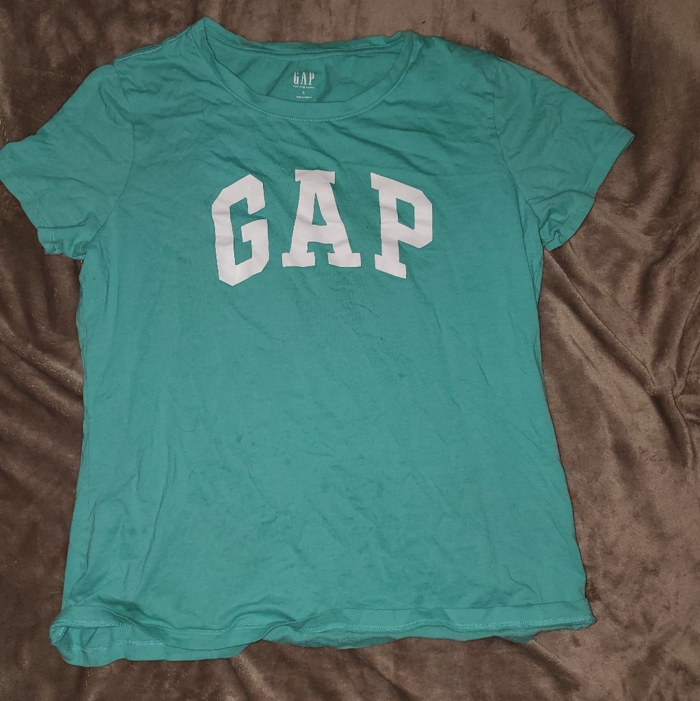 GAP t-shirt
